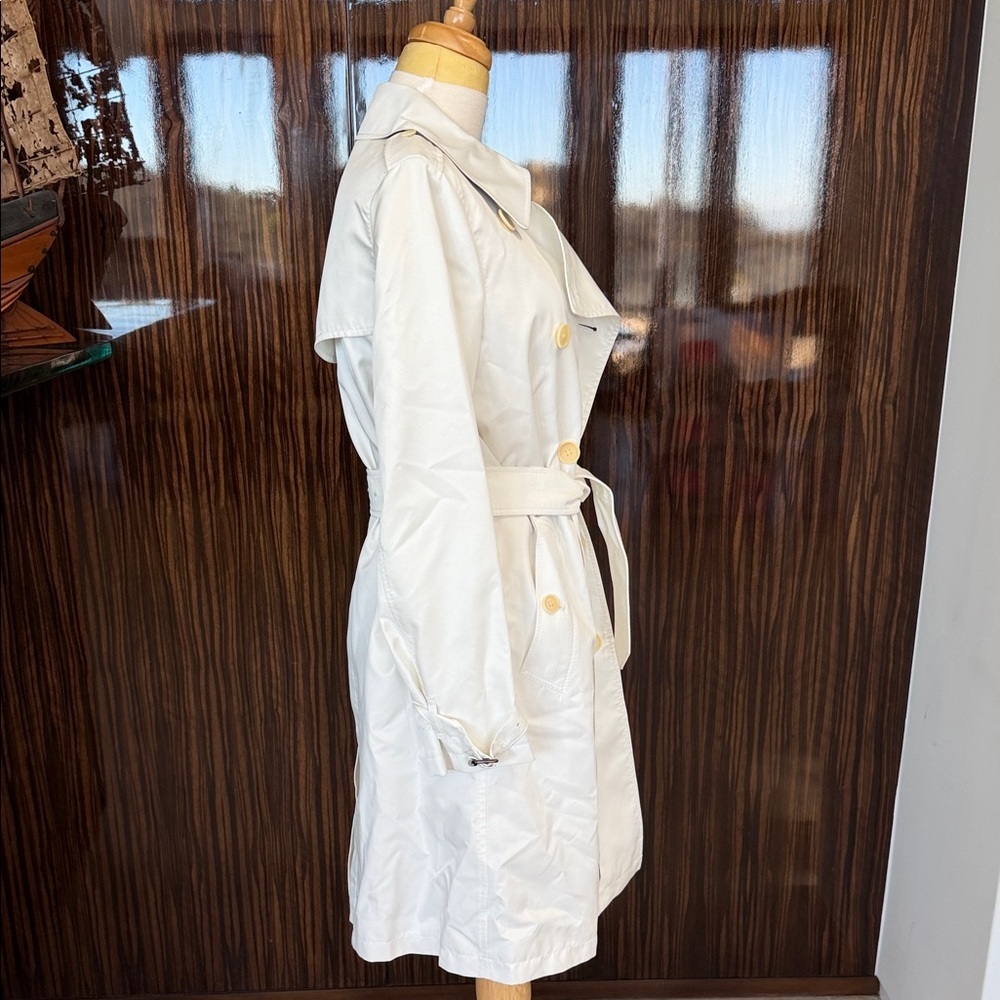 Women's Classic White Trench Coat - Picture 5 of 8